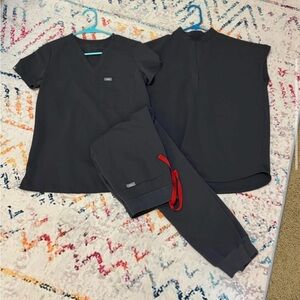 Figs Charcoal Gray Scrub Set